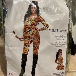 Women tiger Halloween costume